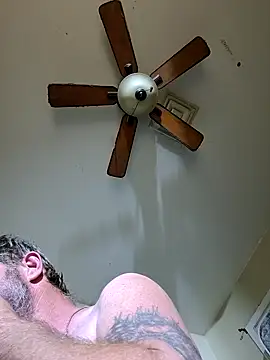 Snapshot of Hugebwc102 chatting on 10/05/25, 06:45 Hugebwc102 online show from 10/05/25, 06:45