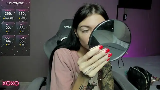 Snapshot of Mariella_Adamss chatting on 11/18/25, 12:53 Mariella Adamss online show from 11/18/25, 12:53