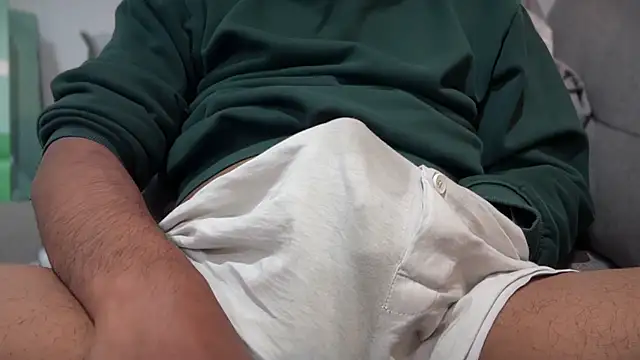 Snapshot of iambored91 chatting on 11/16/25, 09:09 iambored91 online show from 11/16/25, 09:09