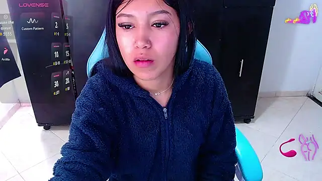 Snapshot of emily_rosse04 chatting on 06/21/26, 01:46 emily rosse04 online show from 06/21/26, 01:46