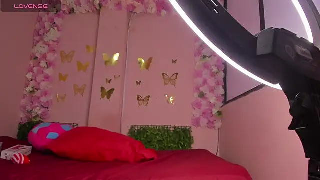 Snapshot of grandmother_milf chatting on 02/16/26, 02:02 grandmother milf online show from 02/16/26, 02:02