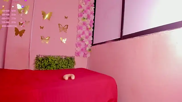 Snapshot of grandmother_milf chatting on 02/18/26, 12:23 grandmother milf online show from 02/18/26, 12:23