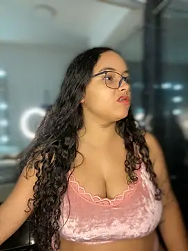 CurlyGirl 1 online show from 12/05/24, 12:00