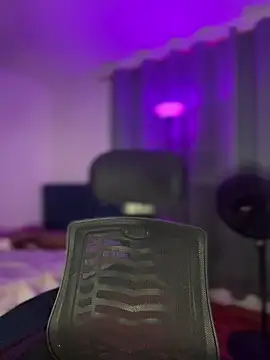 Snapshot of CurlyGirl_1 chatting on 03/17/26, 10:46 CurlyGirl 1 online show from 03/17/26, 10:46