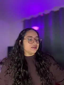 Snapshot of CurlyGirl_1 chatting on 04/10/26, 11:42 CurlyGirl 1 online show from 04/10/26, 11:42