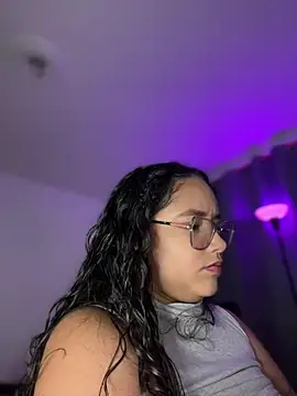 Snapshot of CurlyGirl_1 chatting on 04/11/26, 10:58 CurlyGirl 1 online show from 04/11/26, 10:58