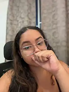 Snapshot of CurlyGirl_1 chatting on 07/24/26, 11:47 CurlyGirl 1 online show from 07/24/26, 11:47