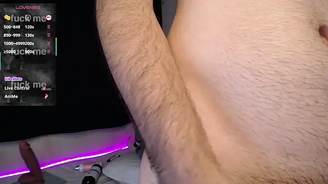 Snapshot of henry_diiaz chatting on 11/28/25, 08:17 henry diiaz online show from 11/28/25, 08:17