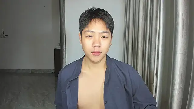 Snapshot of Oliver_Nl chatting on 02/17/25, 04:31 Oliver Nl online show from 02/17/25, 04:31