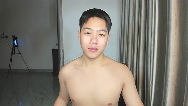 Snapshot of Oliver_Nl chatting on 03/09/25, 05:28 Oliver Nl online show from 03/09/25, 05:28