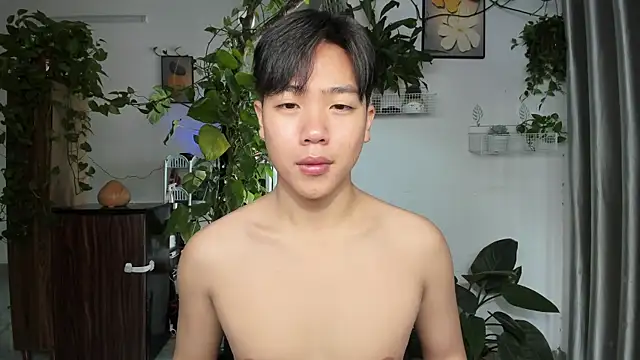 Snapshot of Oliver_Nl chatting on 12/18/25, 04:18 Oliver Nl online show from 12/18/25, 04:18