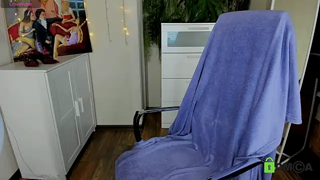 Melissa Wells online show from 10/21/25, 09:04