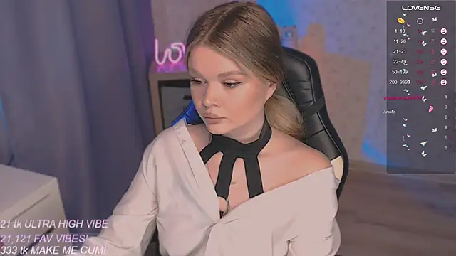 VeronaAura online show from 09/30/25, 01:49