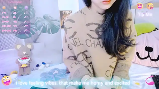 Snapshot of Ly__ chatting on 02/07/26, 04:49 Ly online show from 02/07/26, 04:49