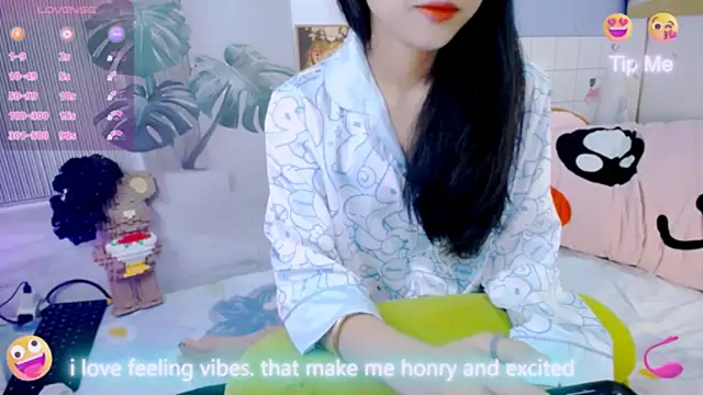 Snapshot of Ly__ chatting on 02/11/26, 03:11 Ly online show from 02/11/26, 03:11