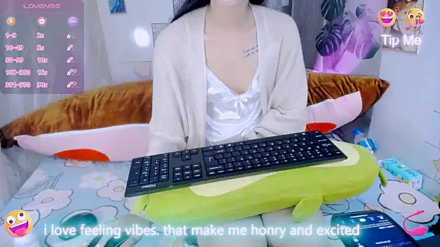 Snapshot of Ly__ chatting on 03/05/26, 03:02 Ly online show from 03/05/26, 03:02