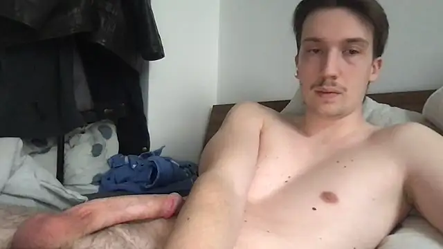 Snapshot of hungandfun05 chatting on 02/24/26, 12:58 hungandfun05 online show from 02/24/26, 12:58