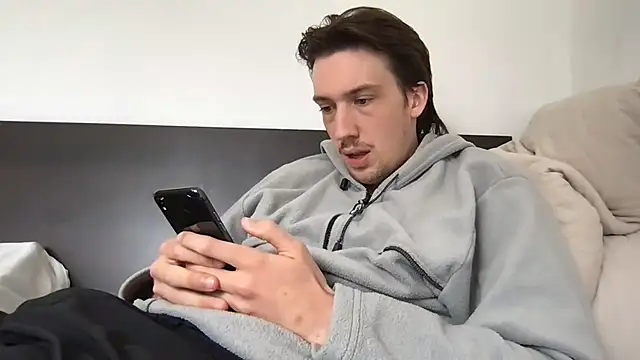 Snapshot of hungandfun05 chatting on 04/02/26, 10:02 hungandfun05 online show from 04/02/26, 10:02