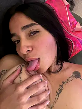 Meganmilk1 online show from 12/16/25, 04:28