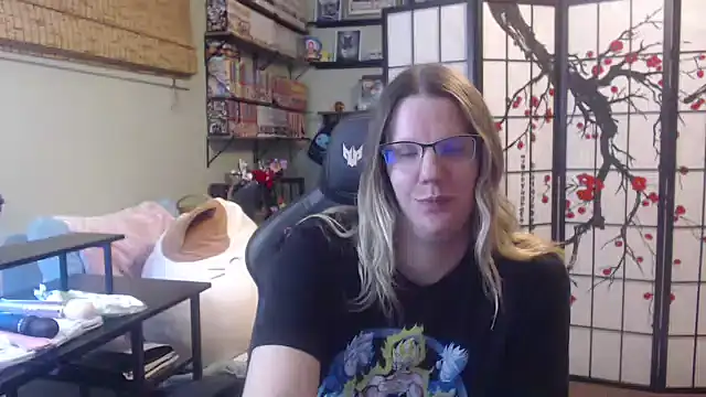 Sarahtineke online show from 02/17/26, 03:25