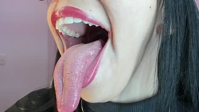 Snapshot of Katty_mouth chatting on 04/15/26, 05:42 Katty mouth online show from 04/15/26, 05:42