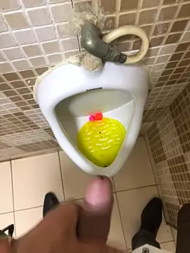 Snapshot of hitlar1026 chatting on 12/02/25, 09:25 hitlar1026 online show from 12/02/25, 09:25