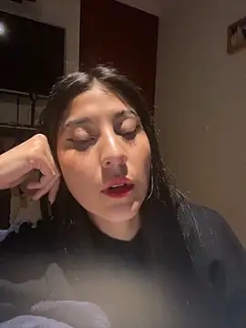 Snapshot of BubbleGumm_ chatting on 03/03/25, 11:56 BubbleGumm online show from 03/03/25, 11:56