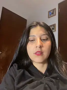 Snapshot of BubbleGumm_ chatting on 03/04/25, 03:00 BubbleGumm online show from 03/04/25, 03:00