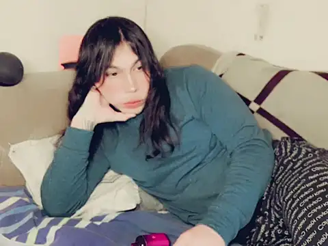 Snapshot of evelyntvsexy chatting on 01/14/25, 05:30 evelyntvsexy online show from 01/14/25, 05:30