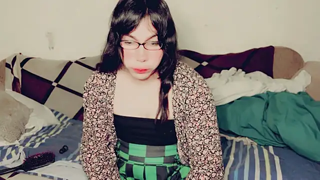 Snapshot of evelyntvsexy chatting on 03/14/25, 04:43 evelyntvsexy online show from 03/14/25, 04:43