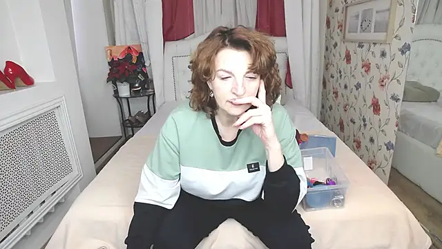 Snapshot of AmiHotGranny chatting on 04/05/26, 12:46 AmiHotGranny online show from 04/05/26, 12:46