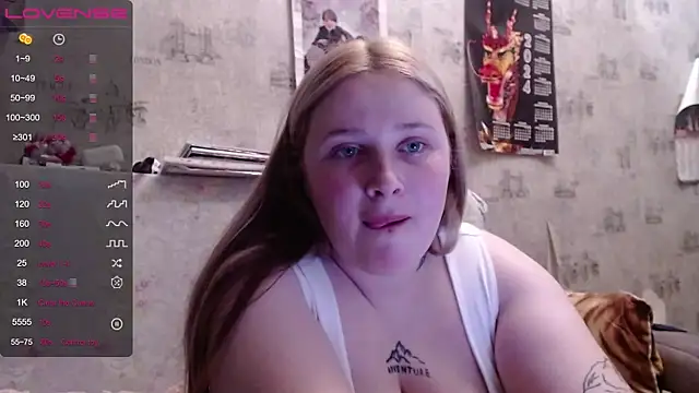 Snapshot of Light_Luna chatting on 10/27/25, 02:10 Light Luna online show from 10/27/25, 02:10