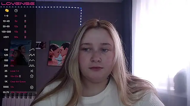 Snapshot of Light_Luna chatting on 11/02/25, 08:06 Light Luna online show from 11/02/25, 08:06