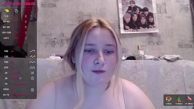 Snapshot of Light_Luna chatting on 11/06/25, 02:29 Light Luna online show from 11/06/25, 02:29