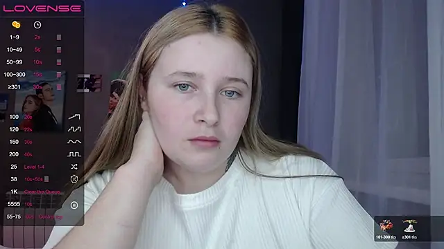 Snapshot of Light_Luna chatting on 11/08/25, 11:10 Light Luna online show from 11/08/25, 11:10