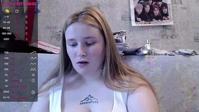 Snapshot of Light_Luna chatting on 11/12/25, 07:09 Light Luna online show from 11/12/25, 07:09