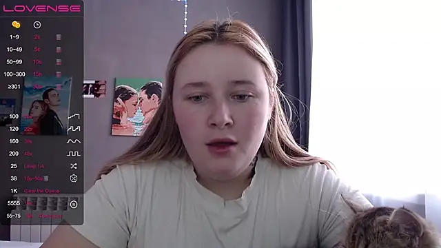 Snapshot of Light_Luna chatting on 11/15/25, 08:55 Light Luna online show from 11/15/25, 08:55