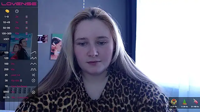 Snapshot of Light_Luna chatting on 11/16/25, 07:25 Light Luna online show from 11/16/25, 07:25