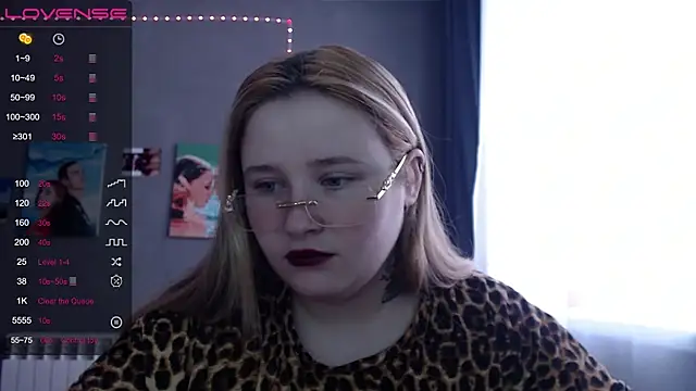 Snapshot of Light_Luna chatting on 11/21/25, 08:13 Light Luna online show from 11/21/25, 08:13