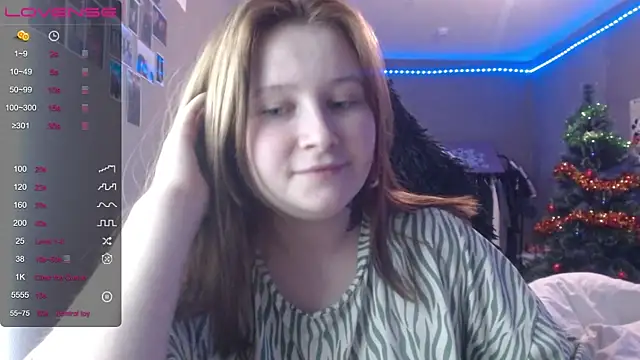 Snapshot of Light_Luna chatting on 01/12/26, 03:39 Light Luna online show from 01/12/26, 03:39