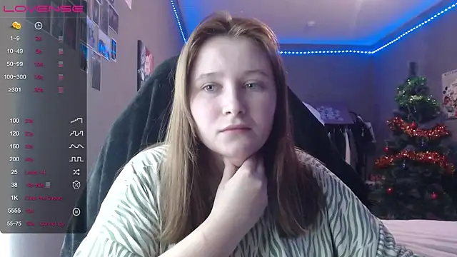 Snapshot of Light_Luna chatting on 01/13/26, 03:17 Light Luna online show from 01/13/26, 03:17