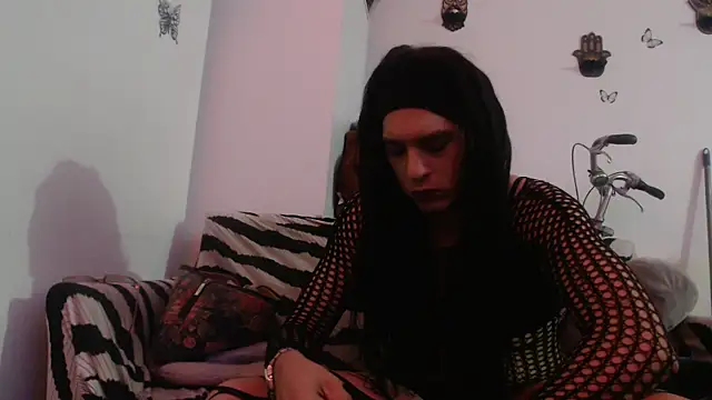 Snapshot of NeverTooMuch95 chatting on 03/01/26, 05:20 NeverTooMuch95 online show from 03/01/26, 05:20