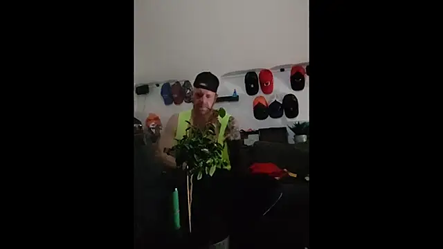 eltoulou online show from 01/12/25, 06:05