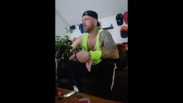 eltoulou online show from 01/12/25, 09:08