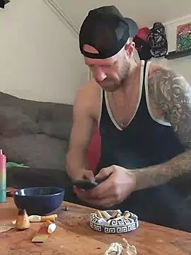 eltoulou online show from 02/03/25, 12:14