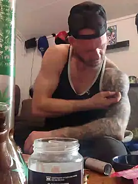 eltoulou online show from 02/07/25, 01:43