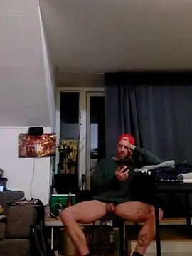 eltoulou online show from 02/17/25, 08:15