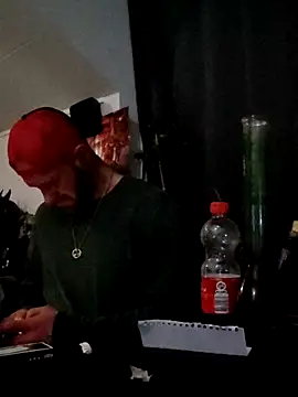 eltoulou online show from 02/18/25, 08:25