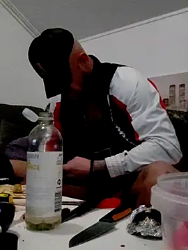 eltoulou online show from 03/17/25, 10:49