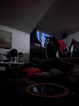 Snapshot of eltoulou chatting on 04/12/26, 03:55 eltoulou online show from 04/12/26, 03:55